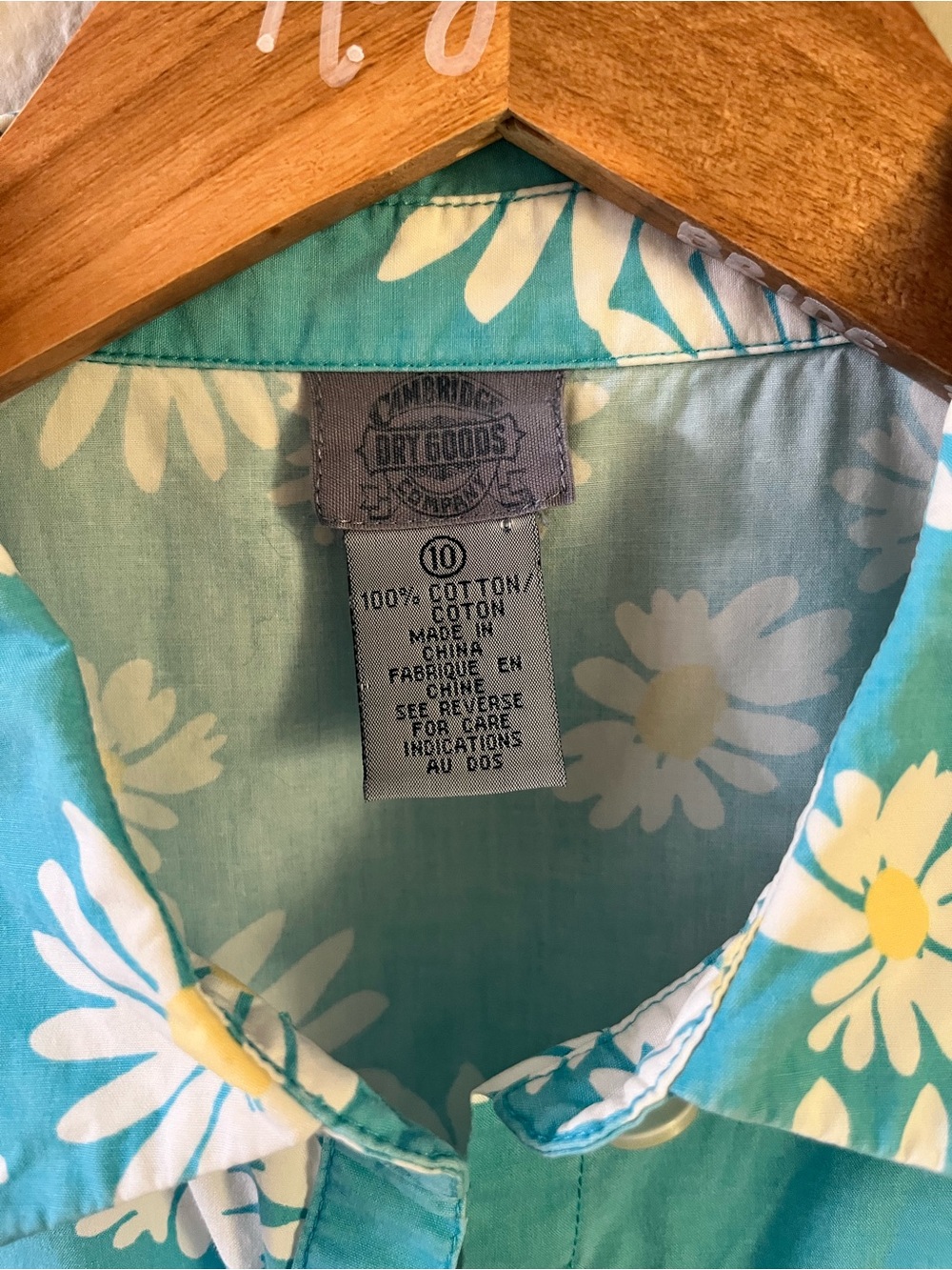 Sleeveless Daisy Button-Up Top - Turquoise - Picture 2 of 3